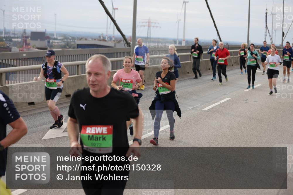 03.10.2025 - Köhlbrandbrückenlauf Jannik Wohlers http://msf.ph/oto/9150328 03.10.2025 15:55:36 Position 1 9272, 7550, 7453 meine-sportfotos.de