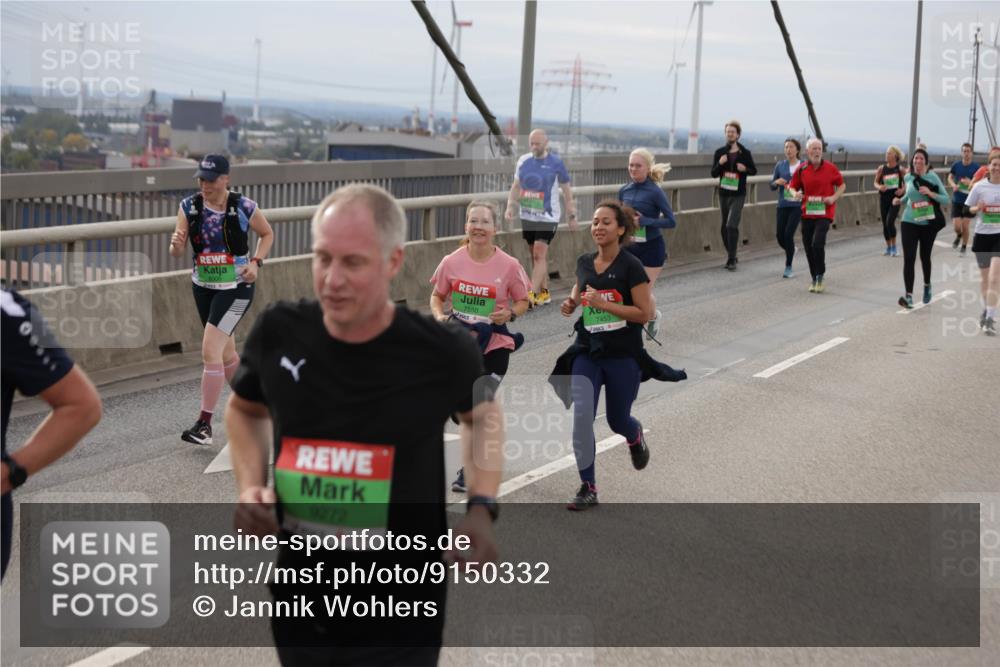 03.10.2025 - Köhlbrandbrückenlauf Jannik Wohlers http://msf.ph/oto/9150332 03.10.2025 15:55:36 Position 1 9272, 7550, 7453 meine-sportfotos.de