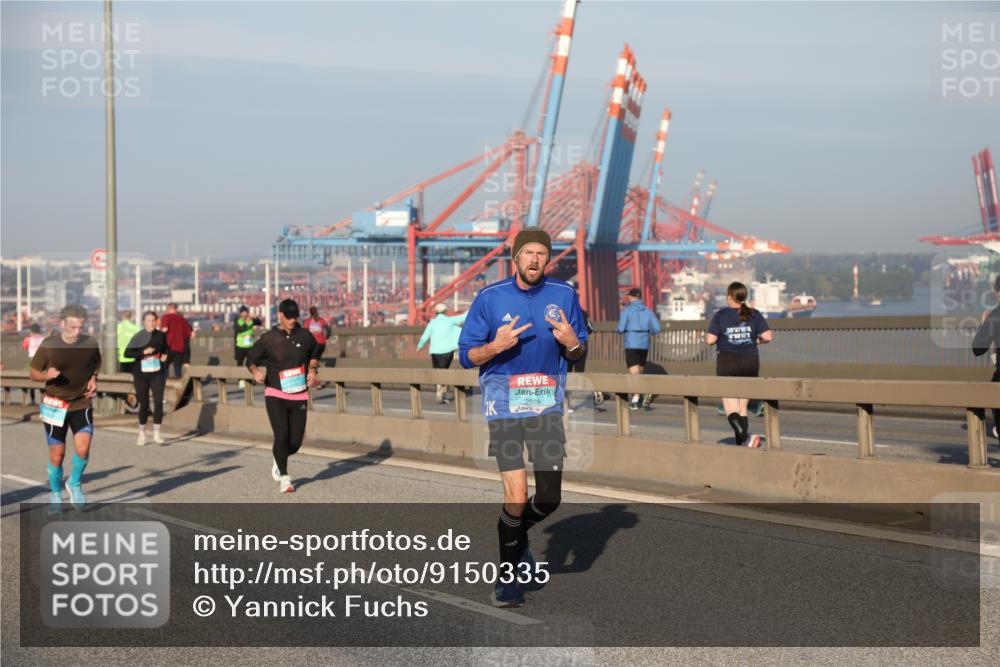 03.10.2025 - Köhlbrandbrückenlauf Yannick Fuchs http://msf.ph/oto/9150335 03.10.2025 08:42:19 Position 2 2029 meine-sportfotos.de