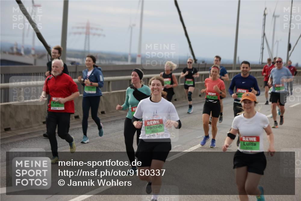 03.10.2025 - Köhlbrandbrückenlauf Jannik Wohlers http://msf.ph/oto/9150337 03.10.2025 15:55:40 Position 1 8953, 8044 meine-sportfotos.de