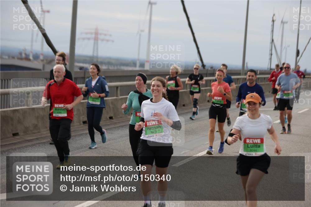 03.10.2025 - Köhlbrandbrückenlauf Jannik Wohlers http://msf.ph/oto/9150340 03.10.2025 15:55:40 Position 1 8953, 8044 meine-sportfotos.de