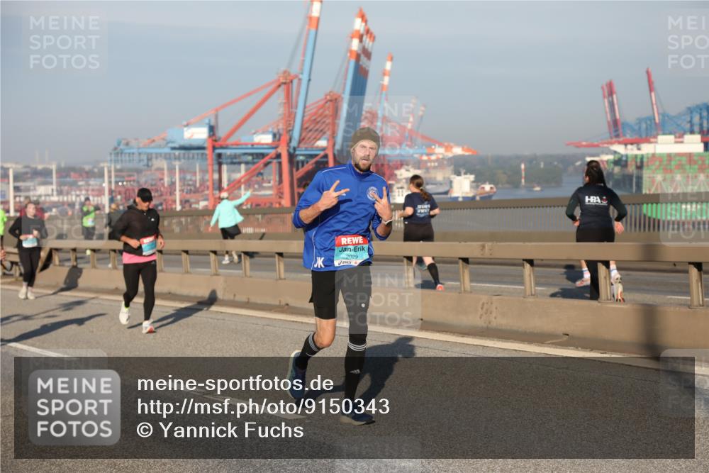 03.10.2025 - Köhlbrandbrückenlauf Yannick Fuchs http://msf.ph/oto/9150343 03.10.2025 08:42:19 Position 2 2029 meine-sportfotos.de