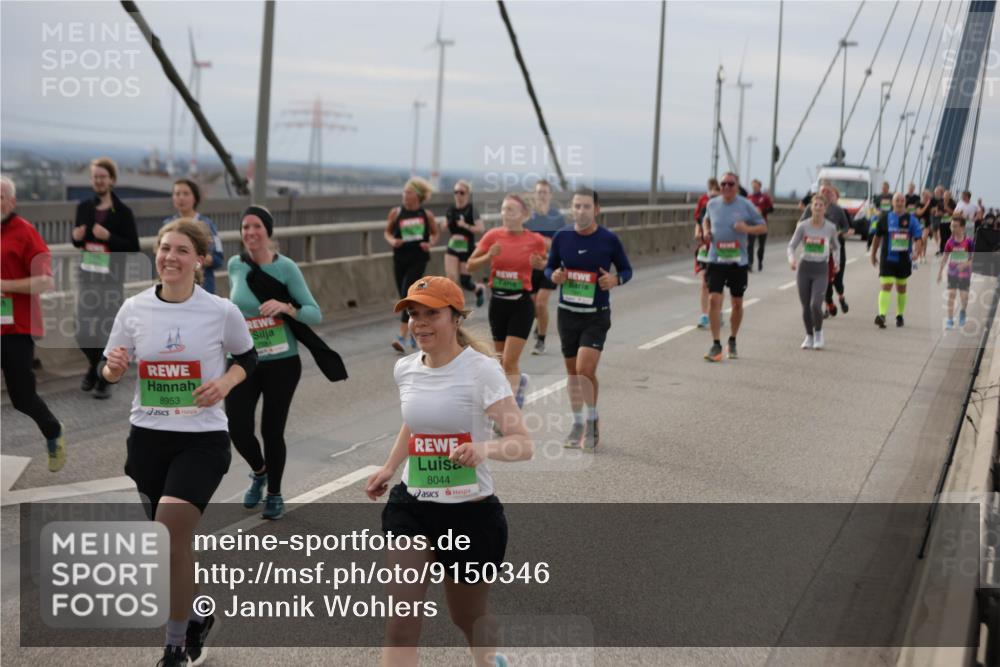 03.10.2025 - Köhlbrandbrückenlauf Jannik Wohlers http://msf.ph/oto/9150346 03.10.2025 15:55:41 Position 1 8953, 8044 meine-sportfotos.de