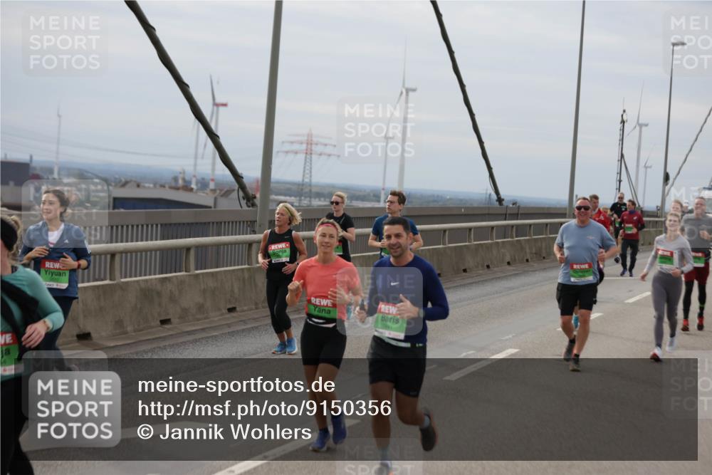 03.10.2025 - Köhlbrandbrückenlauf Jannik Wohlers http://msf.ph/oto/9150356 03.10.2025 15:55:42 Position 1 7441 meine-sportfotos.de