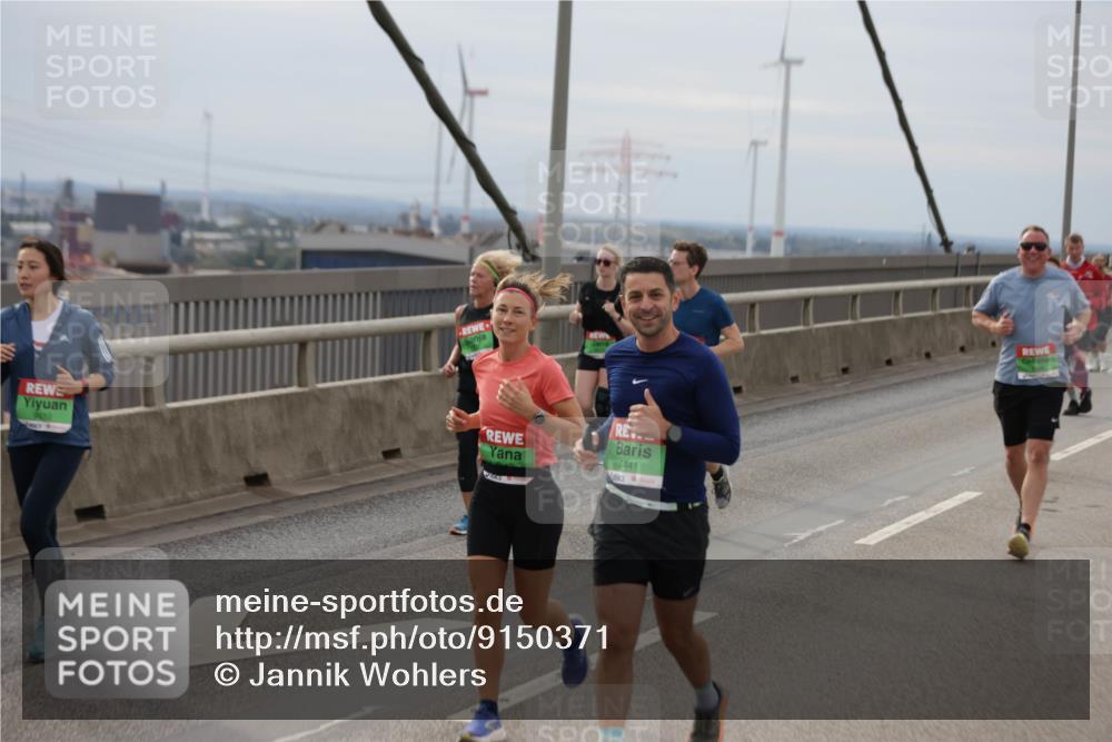03.10.2025 - Köhlbrandbrückenlauf Jannik Wohlers http://msf.ph/oto/9150371 03.10.2025 15:55:43 Position 1 9610, 7441 meine-sportfotos.de