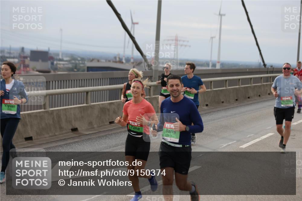 03.10.2025 - Köhlbrandbrückenlauf Jannik Wohlers http://msf.ph/oto/9150374 03.10.2025 15:55:43 Position 1 7441 meine-sportfotos.de