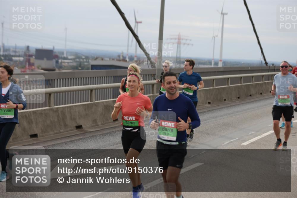 03.10.2025 - Köhlbrandbrückenlauf Jannik Wohlers http://msf.ph/oto/9150376 03.10.2025 15:55:43 Position 1 9510, 7441 meine-sportfotos.de