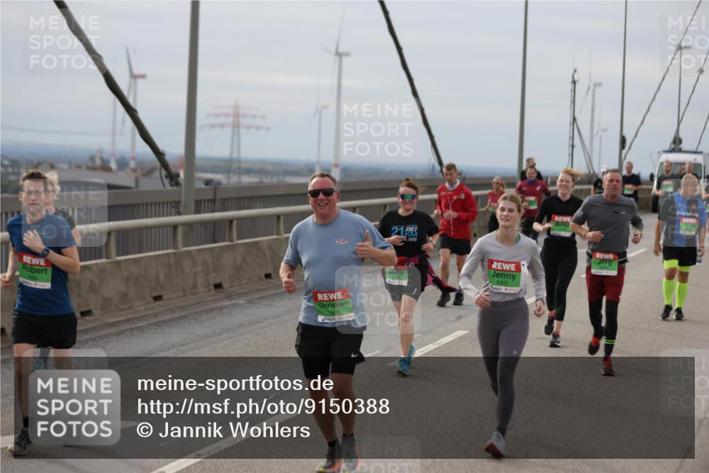 03.10.2025 - Köhlbrandbrückenlauf Jannik Wohlers http://msf.ph/oto/9150388 03.10.2025 15:55:45 Position 1 7866, 21, 097, 8345 meine-sportfotos.de