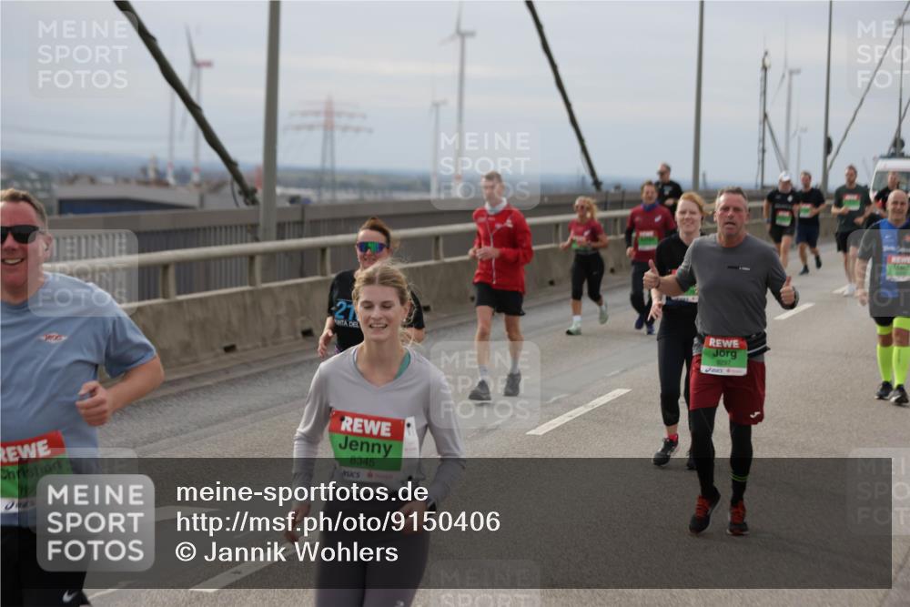 03.10.2025 - Köhlbrandbrückenlauf Jannik Wohlers http://msf.ph/oto/9150406 03.10.2025 15:55:46 Position 1 7866, 8345, 9297 meine-sportfotos.de