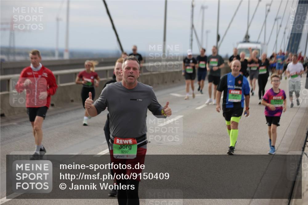 03.10.2025 - Köhlbrandbrückenlauf Jannik Wohlers http://msf.ph/oto/9150409 03.10.2025 15:55:47 Position 1 9297 meine-sportfotos.de