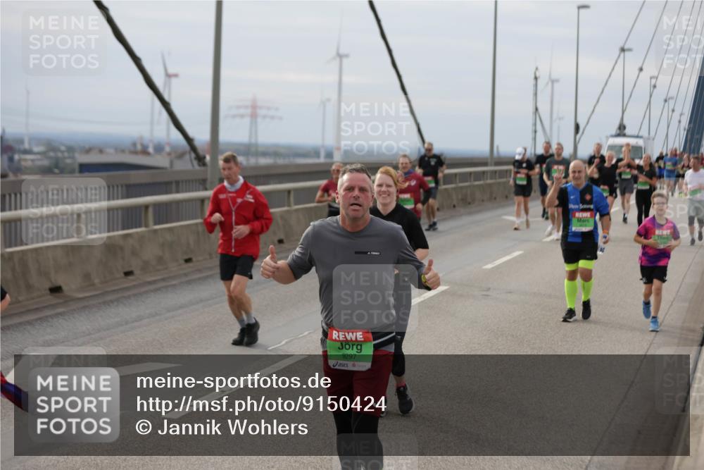 03.10.2025 - Köhlbrandbrückenlauf Jannik Wohlers http://msf.ph/oto/9150424 03.10.2025 15:55:48 Position 1 9297 meine-sportfotos.de