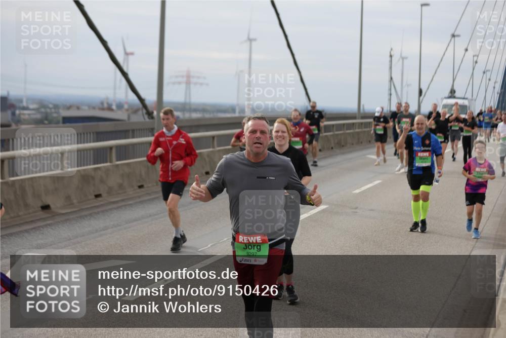 03.10.2025 - Köhlbrandbrückenlauf Jannik Wohlers http://msf.ph/oto/9150426 03.10.2025 15:55:48 Position 1 9297 meine-sportfotos.de