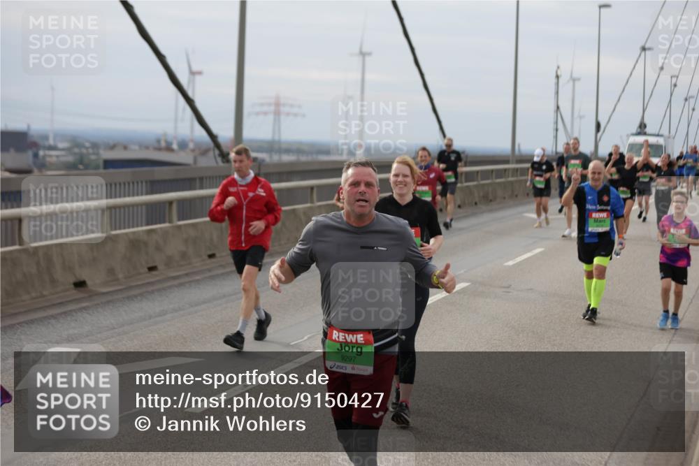 03.10.2025 - Köhlbrandbrückenlauf Jannik Wohlers http://msf.ph/oto/9150427 03.10.2025 15:55:48 Position 1 9297 meine-sportfotos.de