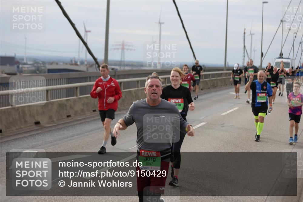 03.10.2025 - Köhlbrandbrückenlauf Jannik Wohlers http://msf.ph/oto/9150429 03.10.2025 15:55:48 Position 1 9297 meine-sportfotos.de