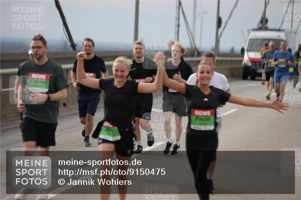 03.10.2025 - Köhlbrandbrückenlauf Jannik Wohlers http://msf.ph/oto/9150475 03.10.2025 15:55:53 Position 1 8326 meine-sportfotos.de