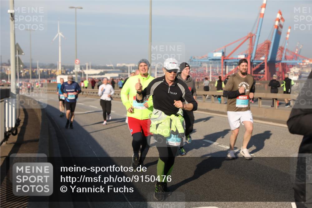 03.10.2025 - Köhlbrandbrückenlauf Yannick Fuchs http://msf.ph/oto/9150476 03.10.2025 08:42:32 Position 2 1451, 3835, 3434 meine-sportfotos.de