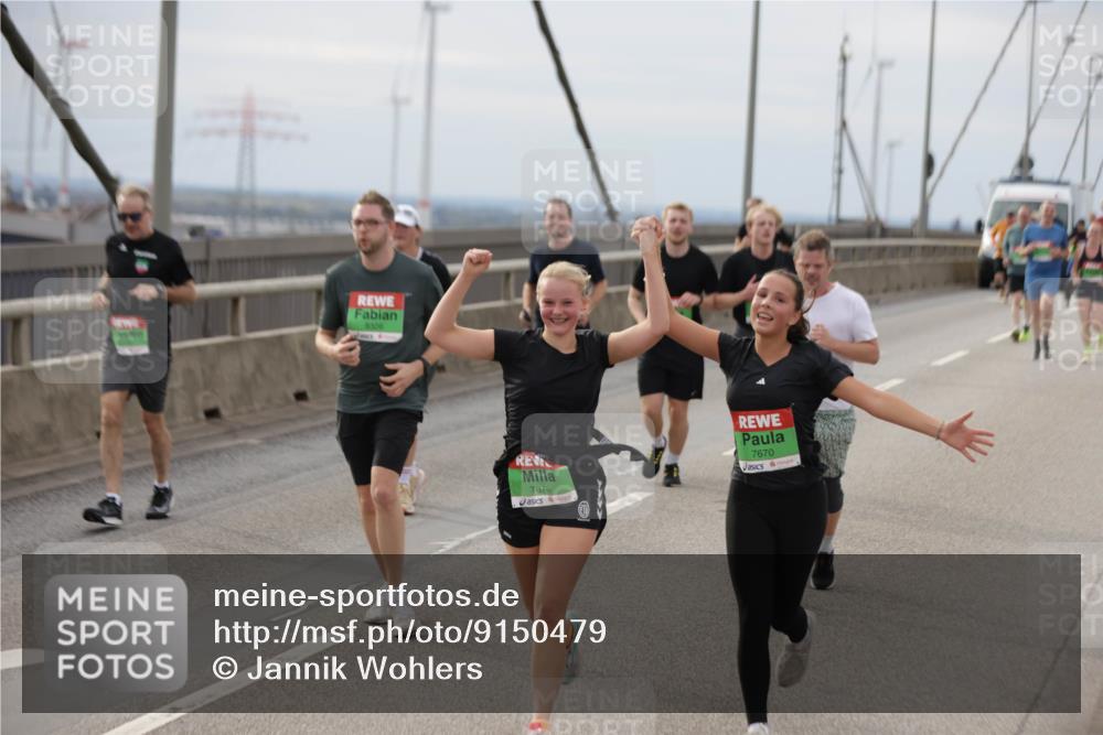 03.10.2025 - Köhlbrandbrückenlauf Jannik Wohlers http://msf.ph/oto/9150479 03.10.2025 15:55:54 Position 1 7876, 7670 meine-sportfotos.de