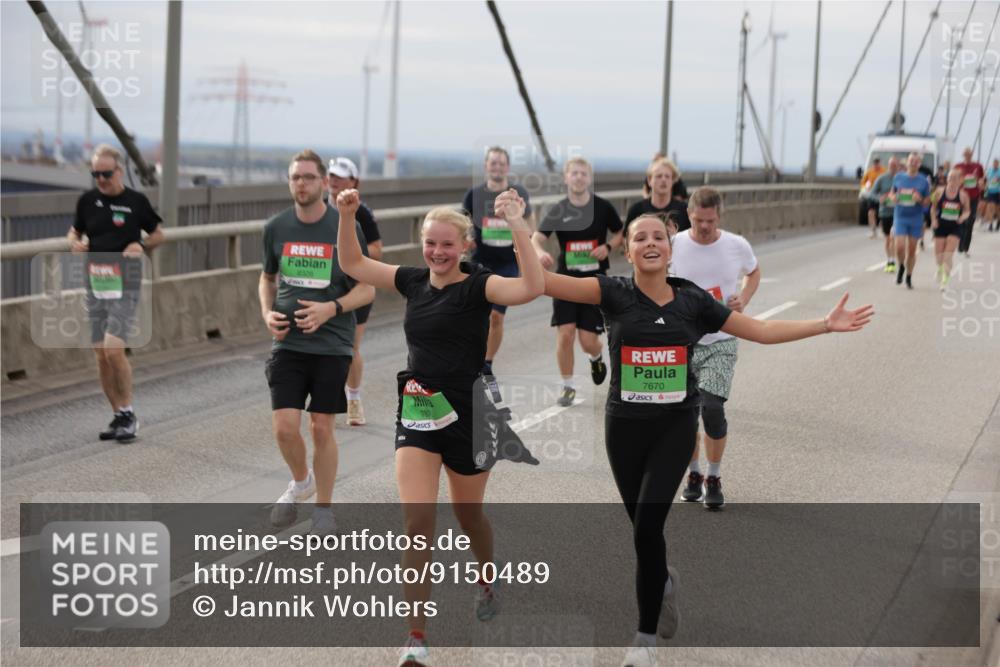 03.10.2025 - Köhlbrandbrückenlauf Jannik Wohlers http://msf.ph/oto/9150489 03.10.2025 15:55:54 Position 1 8326, 787, 7670 meine-sportfotos.de