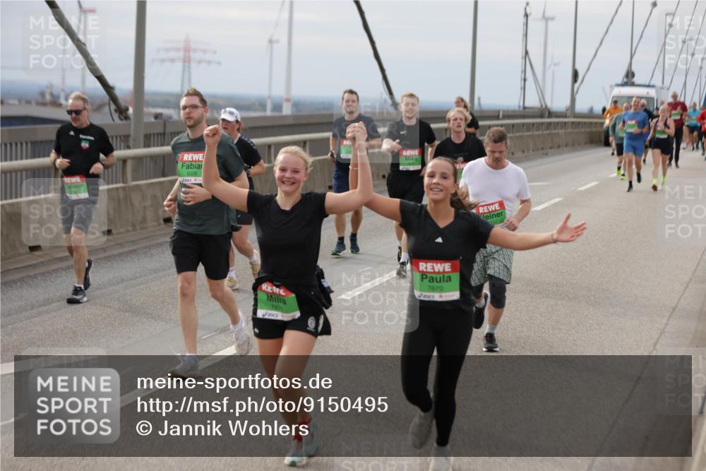03.10.2025 - Köhlbrandbrückenlauf Jannik Wohlers http://msf.ph/oto/9150495 03.10.2025 15:55:55 Position 1 8326, 787, 7670 meine-sportfotos.de