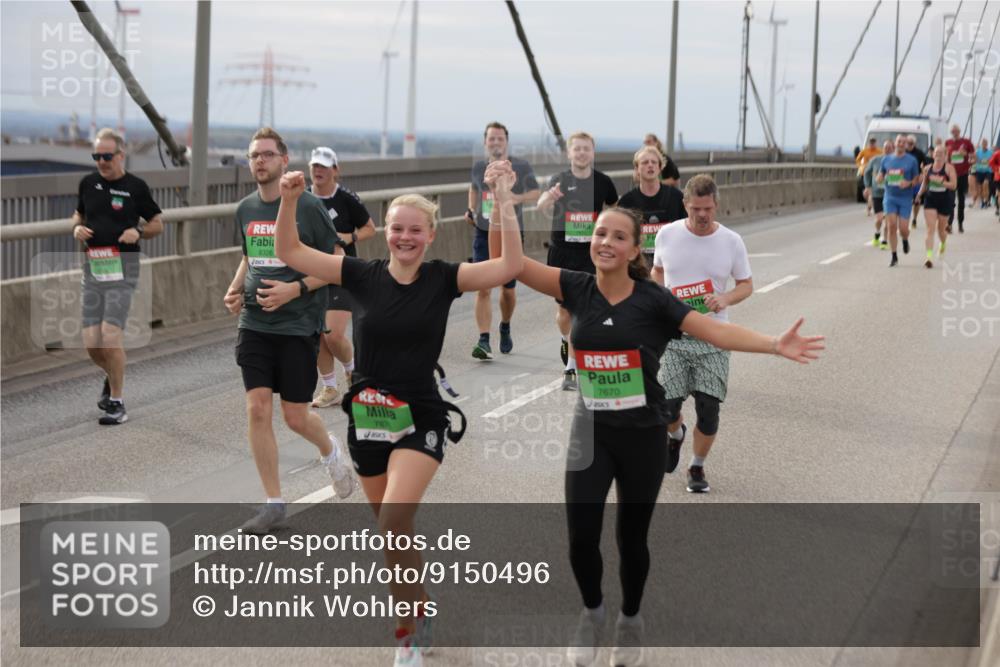 03.10.2025 - Köhlbrandbrückenlauf Jannik Wohlers http://msf.ph/oto/9150496 03.10.2025 15:55:55 Position 1 8326, 78, 7670 meine-sportfotos.de