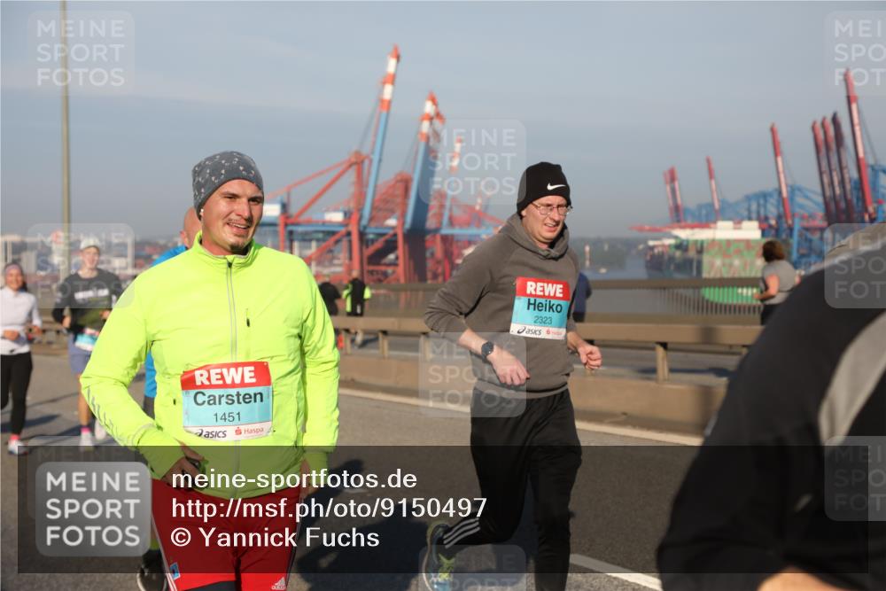 03.10.2025 - Köhlbrandbrückenlauf Yannick Fuchs http://msf.ph/oto/9150497 03.10.2025 08:42:34 Position 2 1451, 2323 meine-sportfotos.de