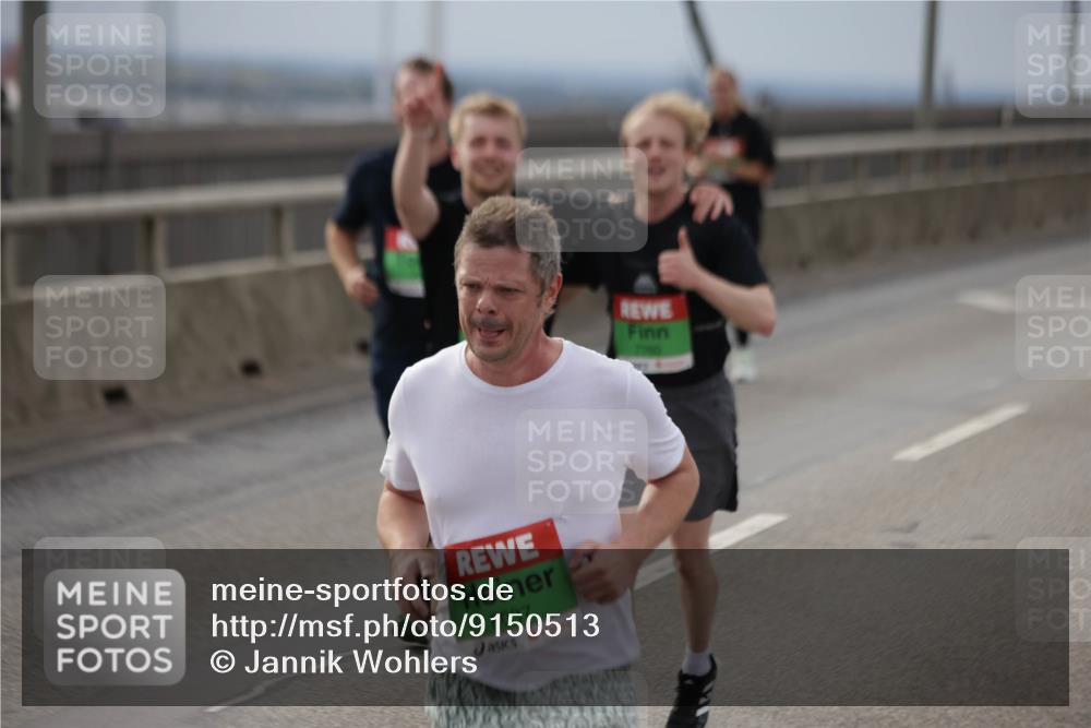 03.10.2025 - Köhlbrandbrückenlauf Jannik Wohlers http://msf.ph/oto/9150513 03.10.2025 15:55:57 Position 1 8037, 7760 meine-sportfotos.de