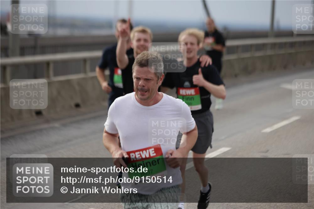 03.10.2025 - Köhlbrandbrückenlauf Jannik Wohlers http://msf.ph/oto/9150514 03.10.2025 15:55:57 Position 1 8037 meine-sportfotos.de