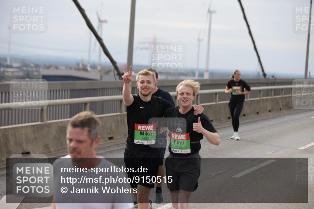 03.10.2025 - Köhlbrandbrückenlauf Jannik Wohlers http://msf.ph/oto/9150515 03.10.2025 15:55:58 Position 1 7852, 7760 meine-sportfotos.de