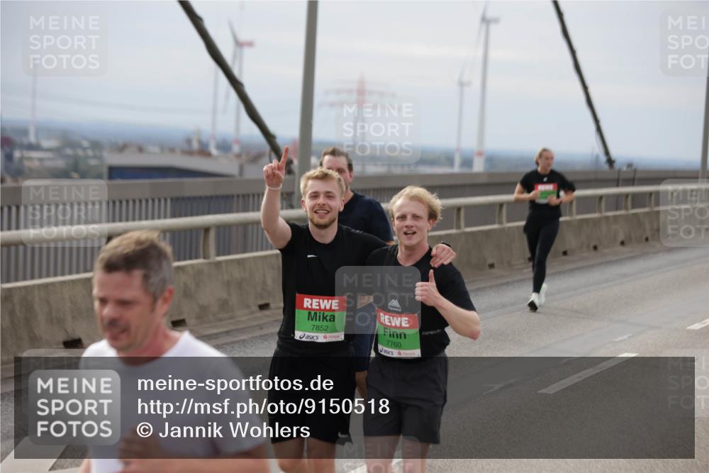 03.10.2025 - Köhlbrandbrückenlauf Jannik Wohlers http://msf.ph/oto/9150518 03.10.2025 15:55:58 Position 1 7852, 7760 meine-sportfotos.de