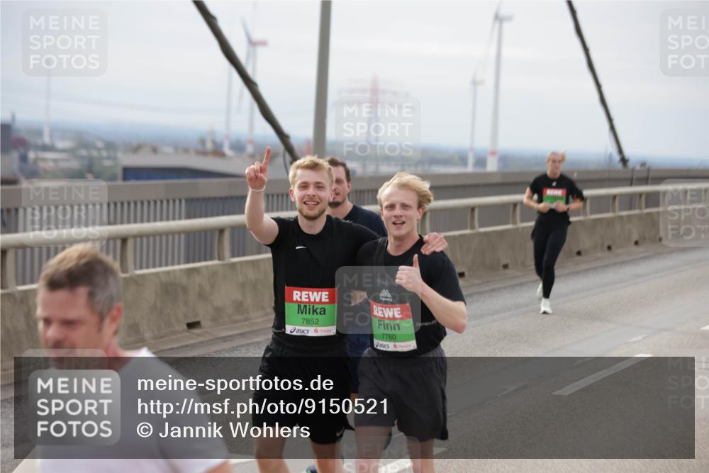 03.10.2025 - Köhlbrandbrückenlauf Jannik Wohlers http://msf.ph/oto/9150521 03.10.2025 15:55:58 Position 1 7852, 7760 meine-sportfotos.de