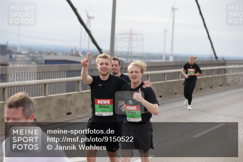 03.10.2025 - Köhlbrandbrückenlauf Jannik Wohlers http://msf.ph/oto/9150522 03.10.2025 15:55:58 Position 1 7852, 7760 meine-sportfotos.de