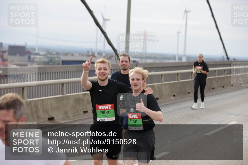 03.10.2025 - Köhlbrandbrückenlauf Jannik Wohlers http://msf.ph/oto/9150528 03.10.2025 15:55:58 Position 1 7852, 7760 meine-sportfotos.de