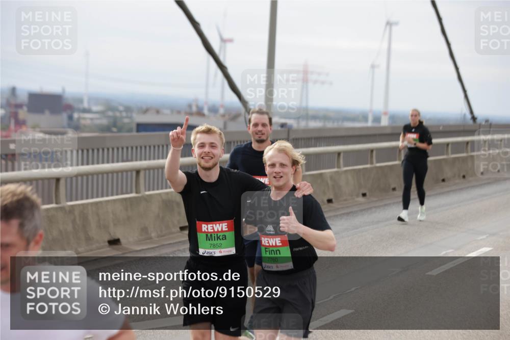 03.10.2025 - Köhlbrandbrückenlauf Jannik Wohlers http://msf.ph/oto/9150529 03.10.2025 15:55:58 Position 1 7852, 7760 meine-sportfotos.de
