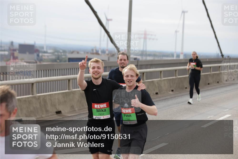03.10.2025 - Köhlbrandbrückenlauf Jannik Wohlers http://msf.ph/oto/9150531 03.10.2025 15:55:58 Position 1 7852, 7760 meine-sportfotos.de