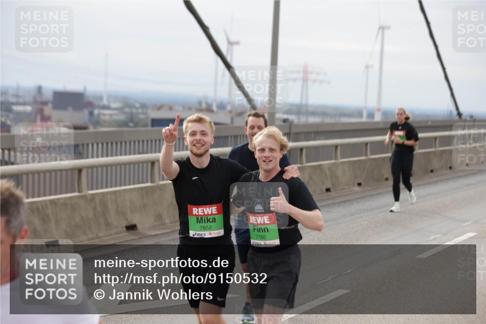 03.10.2025 - Köhlbrandbrückenlauf Jannik Wohlers http://msf.ph/oto/9150532 03.10.2025 15:55:58 Position 1 7852, 7760 meine-sportfotos.de