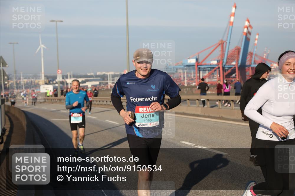 03.10.2025 - Köhlbrandbrückenlauf Yannick Fuchs http://msf.ph/oto/9150534 03.10.2025 08:42:37 Position 2 1250 meine-sportfotos.de