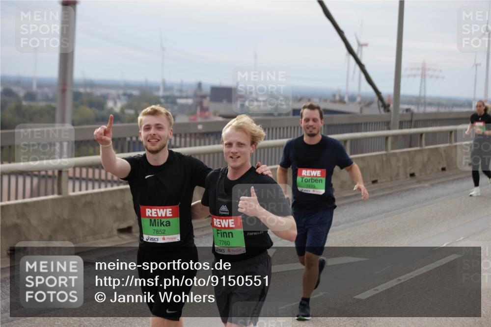 03.10.2025 - Köhlbrandbrückenlauf Jannik Wohlers http://msf.ph/oto/9150551 03.10.2025 15:55:59 Position 1 7852, 7760, 7770 meine-sportfotos.de