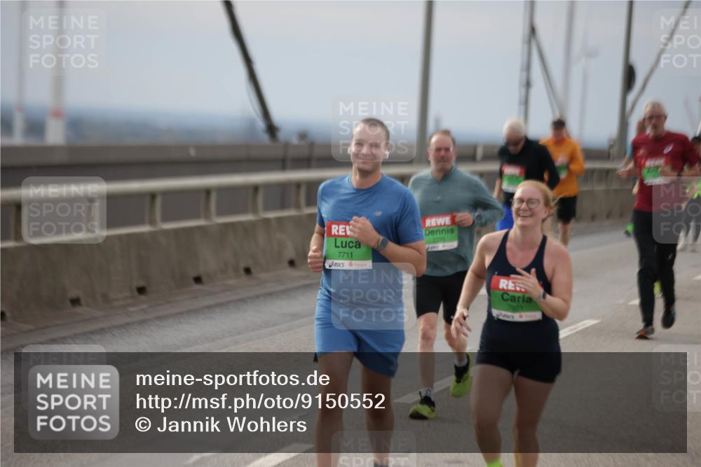 03.10.2025 - Köhlbrandbrückenlauf Jannik Wohlers http://msf.ph/oto/9150552 03.10.2025 15:56:01 Position 1 7711, 7375, 7801 meine-sportfotos.de