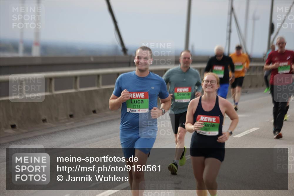 03.10.2025 - Köhlbrandbrückenlauf Jannik Wohlers http://msf.ph/oto/9150561 03.10.2025 15:56:01 Position 1 7711, 7375, 7801 meine-sportfotos.de