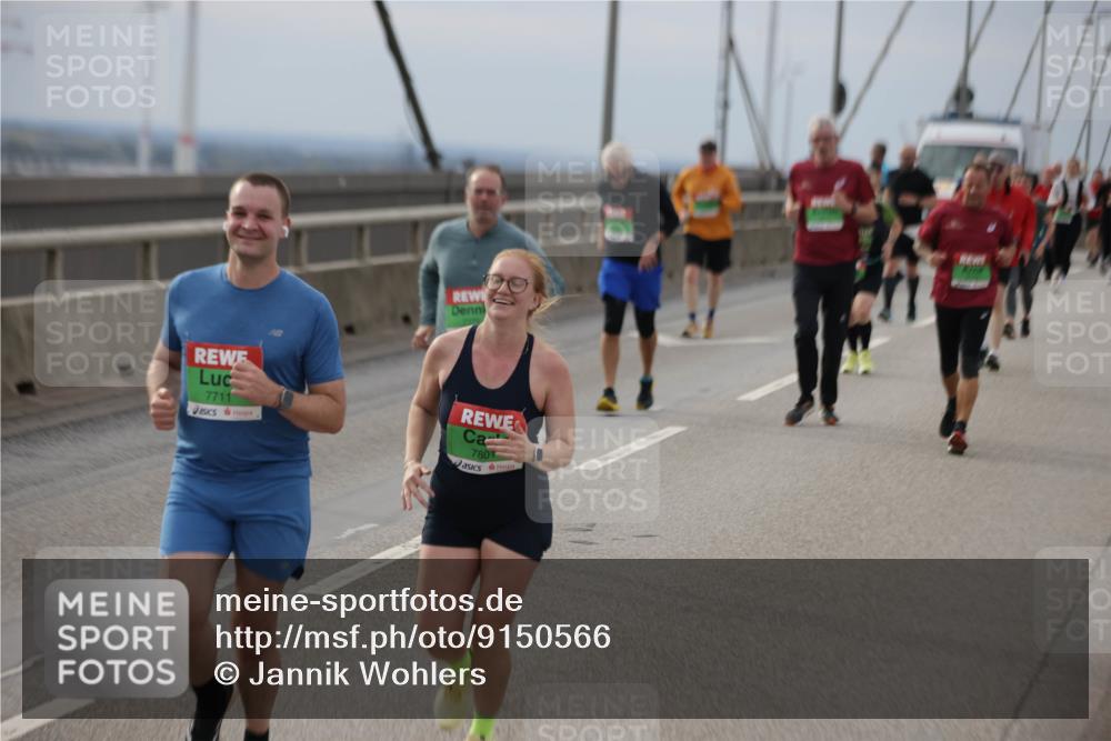 03.10.2025 - Köhlbrandbrückenlauf Jannik Wohlers http://msf.ph/oto/9150566 03.10.2025 15:56:02 Position 1 7711, 7801 meine-sportfotos.de