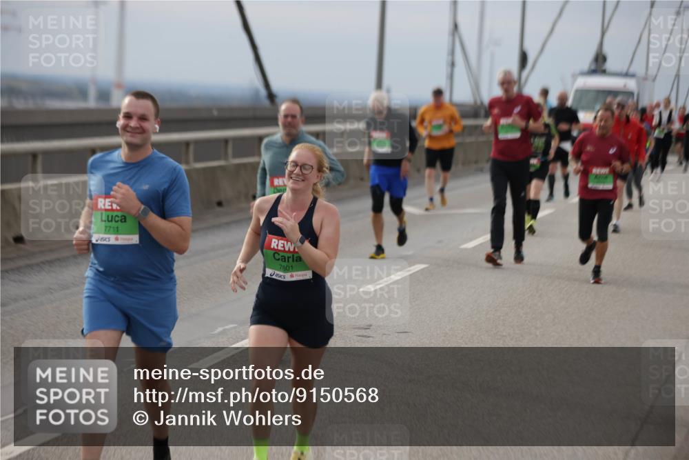 03.10.2025 - Köhlbrandbrückenlauf Jannik Wohlers http://msf.ph/oto/9150568 03.10.2025 15:56:03 Position 1 7711, 7801 meine-sportfotos.de