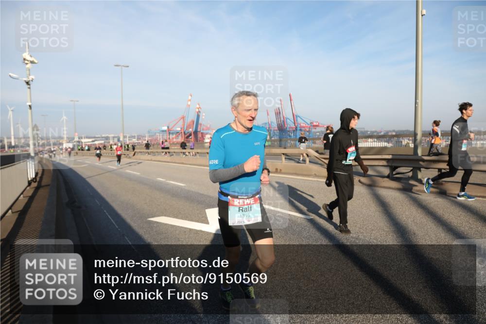 03.10.2025 - Köhlbrandbrückenlauf Yannick Fuchs http://msf.ph/oto/9150569 03.10.2025 08:42:41 Position 2 1319 meine-sportfotos.de