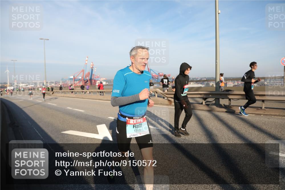 03.10.2025 - Köhlbrandbrückenlauf Yannick Fuchs http://msf.ph/oto/9150572 03.10.2025 08:42:41 Position 2 1319 meine-sportfotos.de
