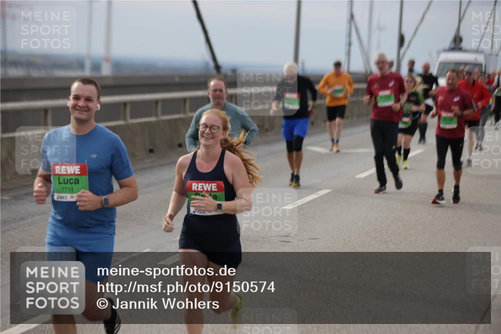 03.10.2025 - Köhlbrandbrückenlauf Jannik Wohlers http://msf.ph/oto/9150574 03.10.2025 15:56:03 Position 1 7711 meine-sportfotos.de