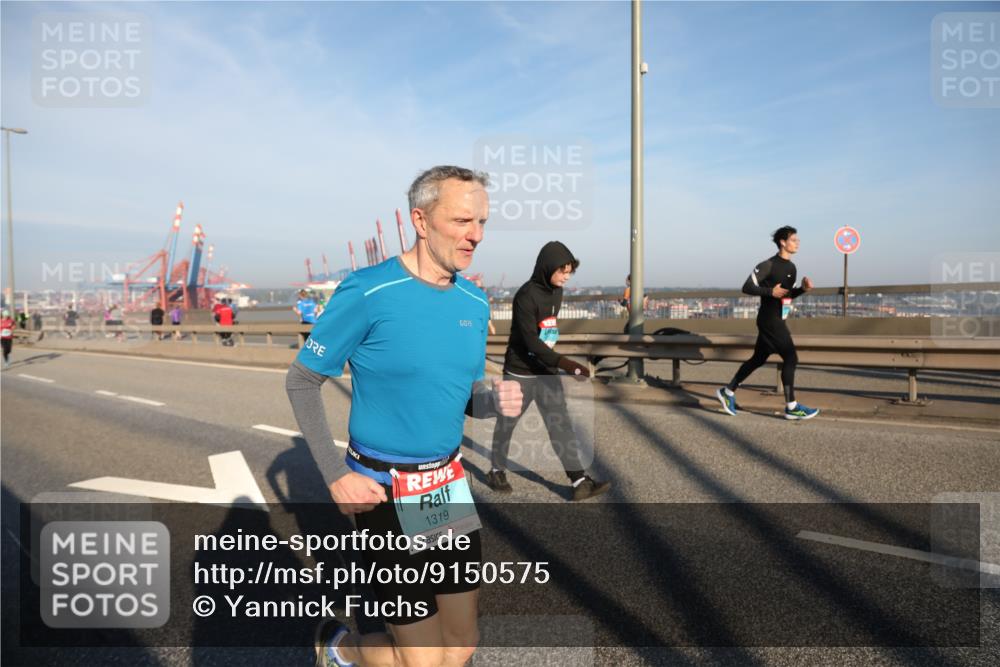 03.10.2025 - Köhlbrandbrückenlauf Yannick Fuchs http://msf.ph/oto/9150575 03.10.2025 08:42:41 Position 2 1319 meine-sportfotos.de