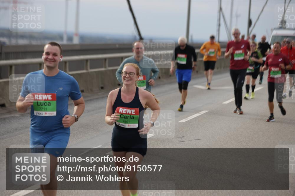 03.10.2025 - Köhlbrandbrückenlauf Jannik Wohlers http://msf.ph/oto/9150577 03.10.2025 15:56:03 Position 1 7711, 7801 meine-sportfotos.de