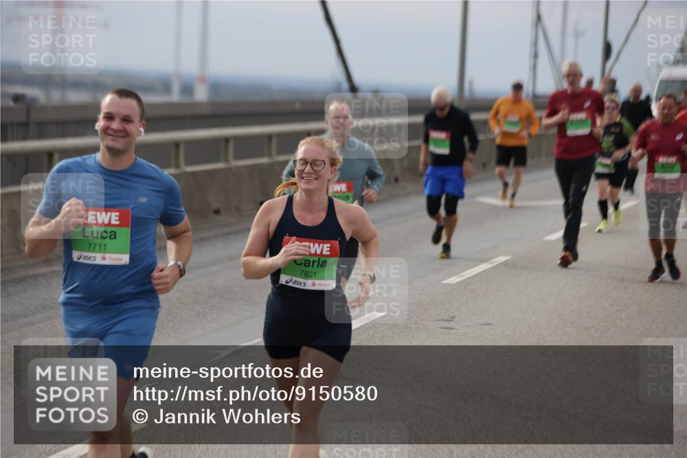 03.10.2025 - Köhlbrandbrückenlauf Jannik Wohlers http://msf.ph/oto/9150580 03.10.2025 15:56:03 Position 1 7711, 7801 meine-sportfotos.de