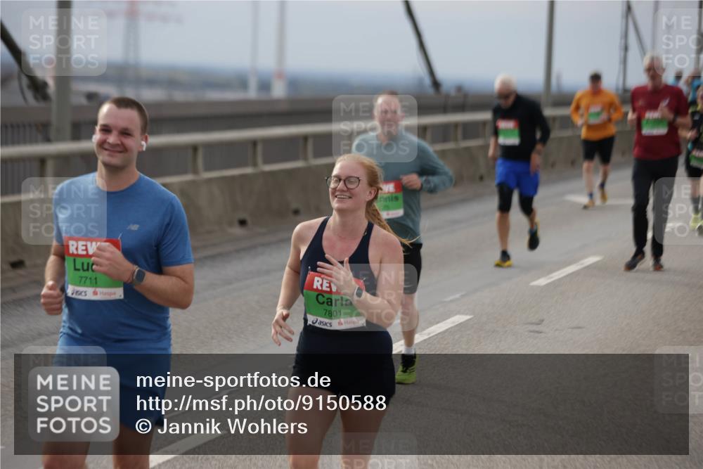 03.10.2025 - Köhlbrandbrückenlauf Jannik Wohlers http://msf.ph/oto/9150588 03.10.2025 15:56:03 Position 1 7711, 7801 meine-sportfotos.de