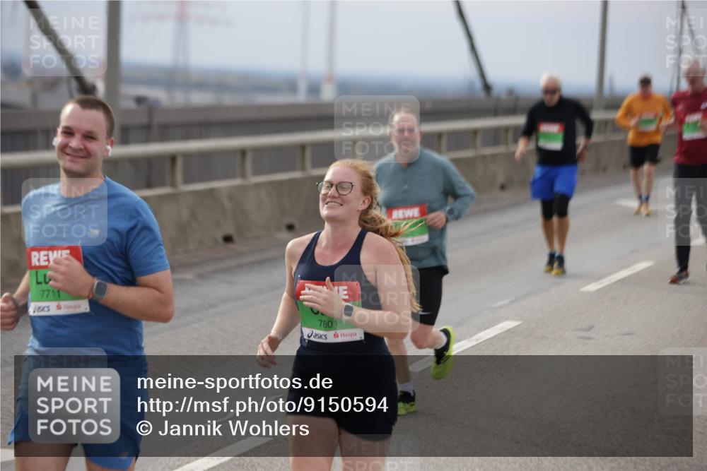 03.10.2025 - Köhlbrandbrückenlauf Jannik Wohlers http://msf.ph/oto/9150594 03.10.2025 15:56:03 Position 1 7711, 7801 meine-sportfotos.de