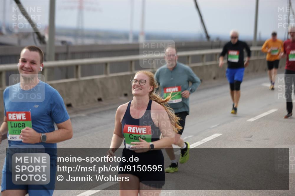 03.10.2025 - Köhlbrandbrückenlauf Jannik Wohlers http://msf.ph/oto/9150595 03.10.2025 15:56:04 Position 1 7711 meine-sportfotos.de